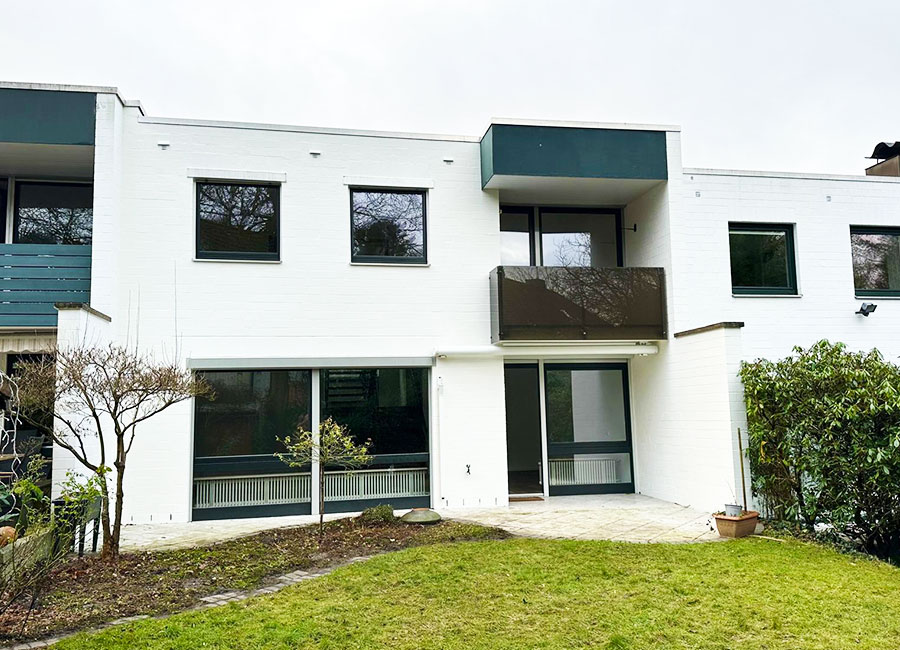 loch-und-braunsdorf-immobilien-hamburg-verkaufte-wohnung-modernes-flachdach-reihenhaus